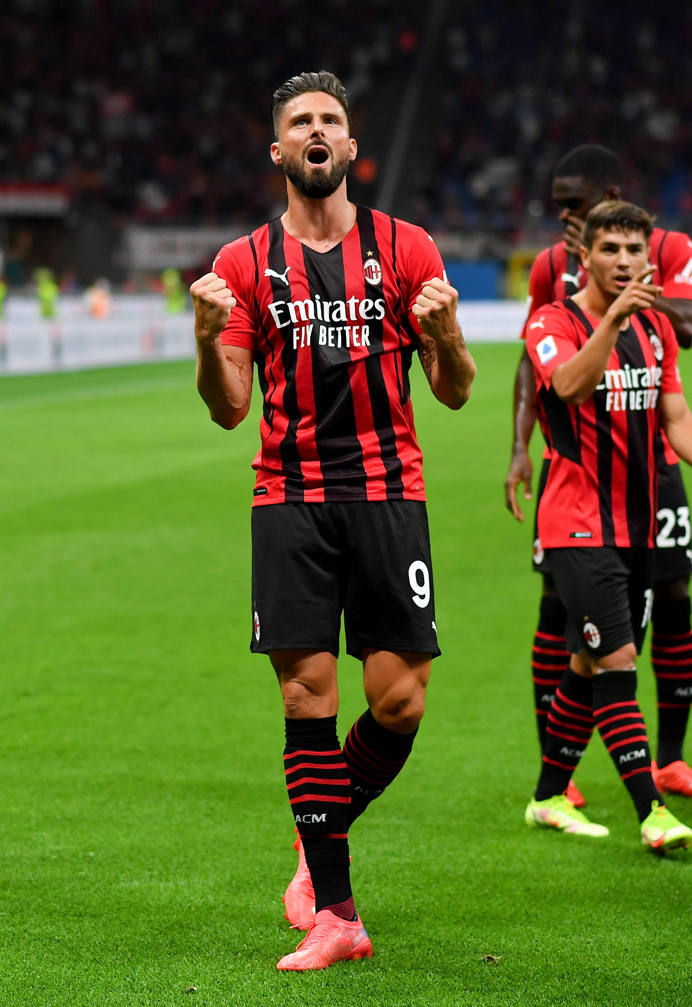 波兰主帅：要帮扎莱夫斯基找回状态；我觉得莱万还没决定未来