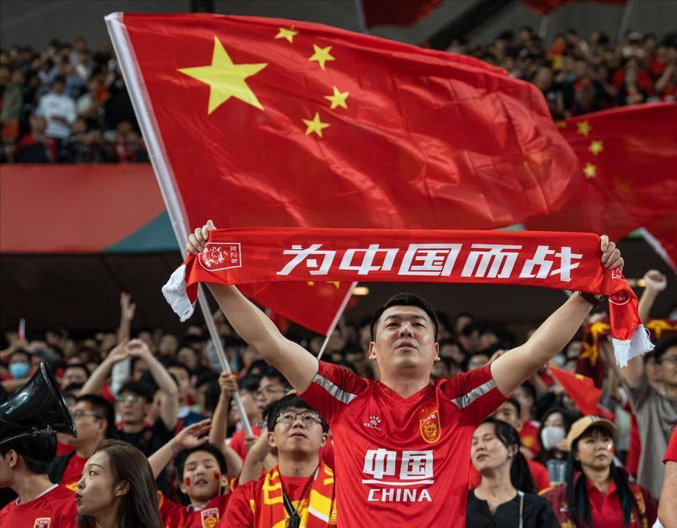 德甲最新身价：17岁小将卡尔暴涨至6000万，凯恩跌至6500万（德甲身价榜更新：17岁新星卡尔飙至6000万，凯恩降至6500万）