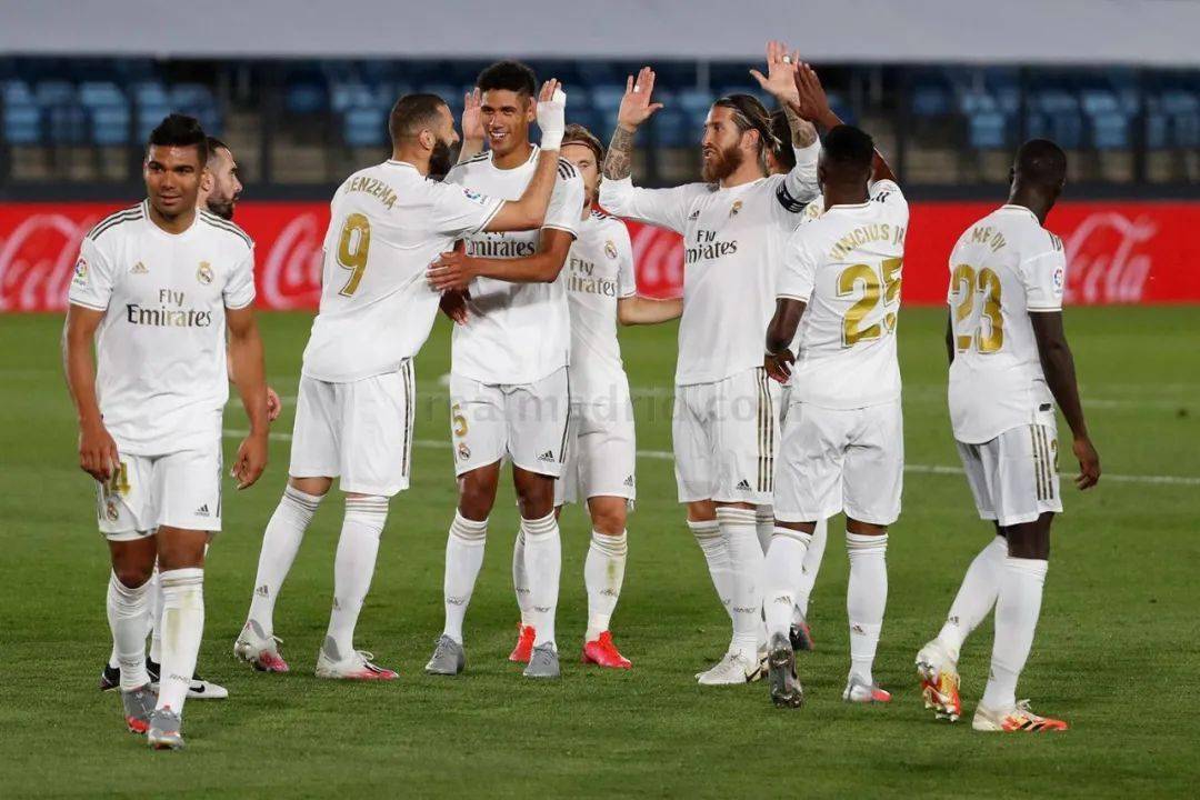 海登海姆2-1逆转弗赖堡，席默尔、迈因卡破门