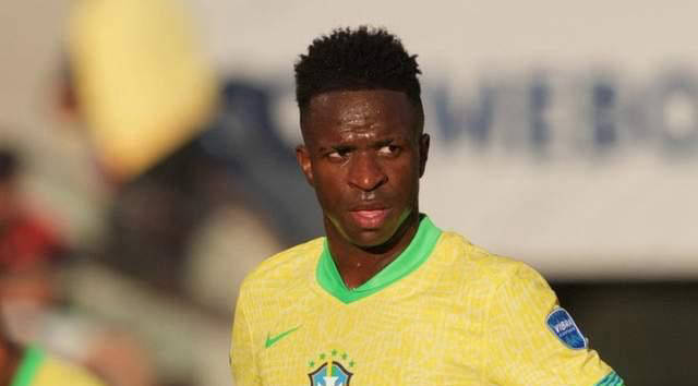 维斯塔潘和诺里斯黄胎起步，皮亚斯特里使用硬胎起步