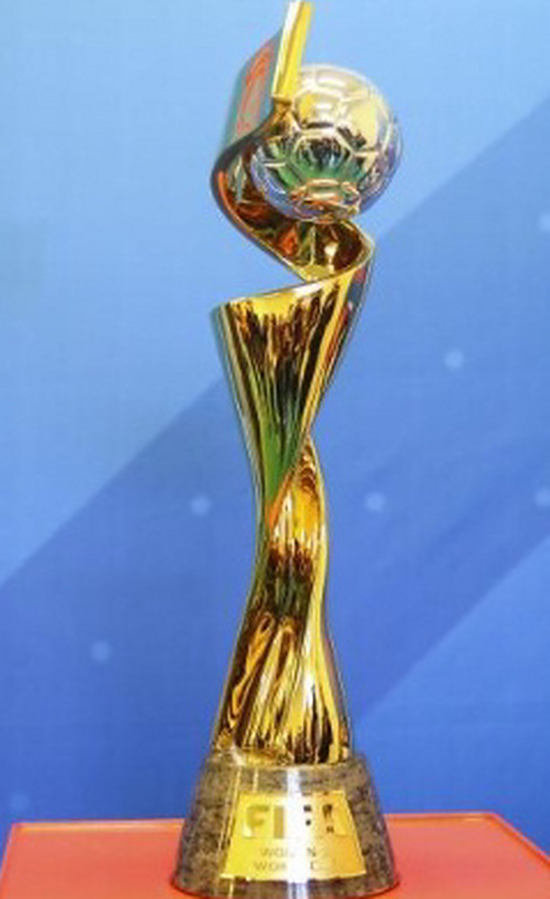 NBA常规赛战报：湖人客场险胜太阳,（湖人客场险胜太阳：NBA常规赛快讯）