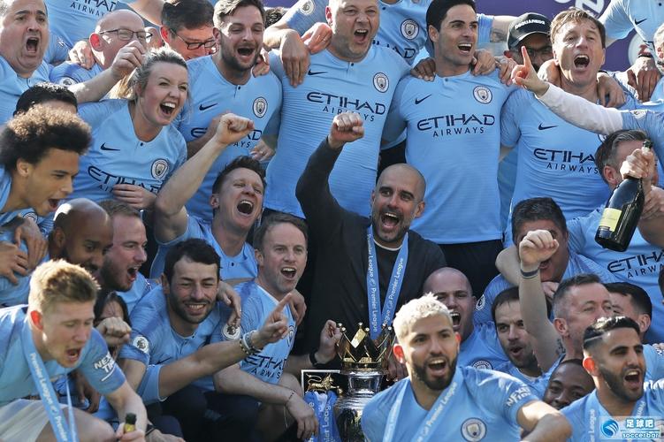 小贝：我希望梅西退役后住在迈阿密，但他说只想住诺坎普附近（贝克汉姆：盼梅西退役后住迈阿密，梅西则表示只想住在诺坎普附近）