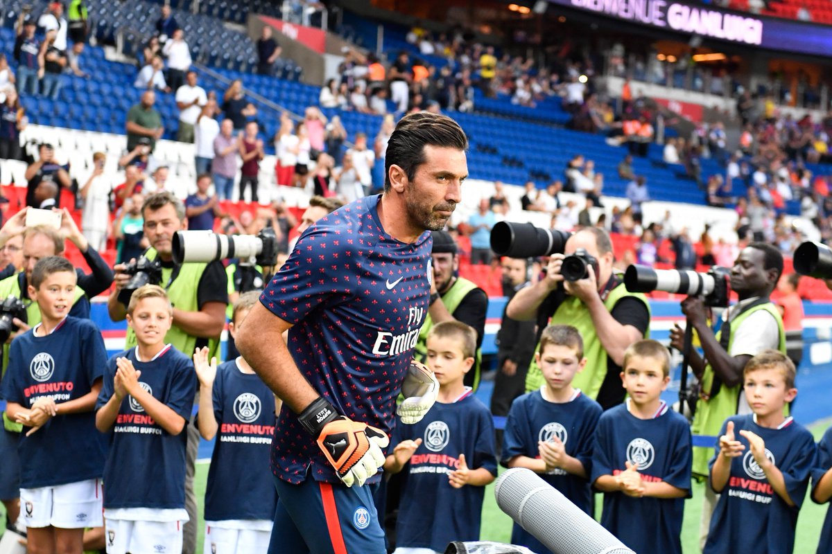 克雷莫内塞2-0莱切，博纳佐利建功，萨纳夫里亚锁定胜局（克雷莫内塞2比0力克莱切：博纳佐利先拔头筹，萨纳夫里亚终结悬念）