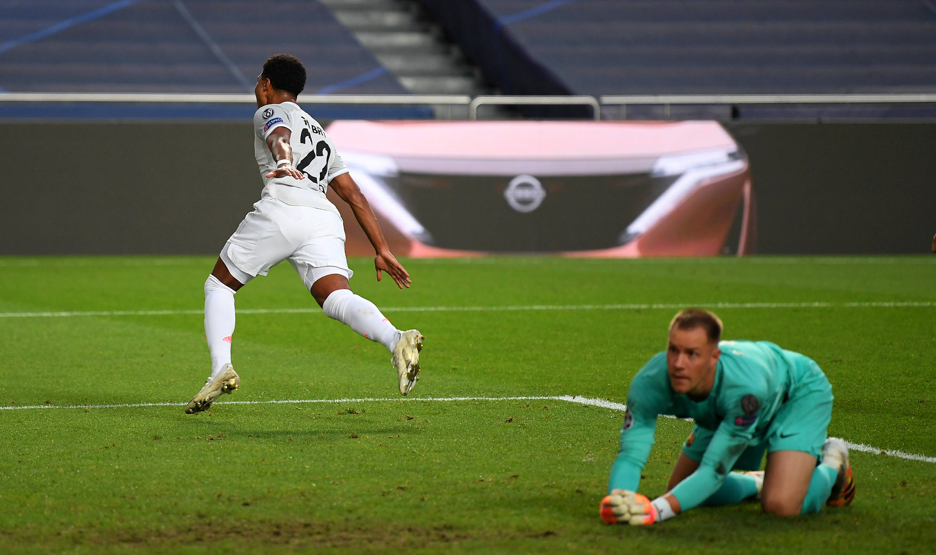 英女足主帅：比赛相对轻松，开场后花了一两分钟来适应中国队