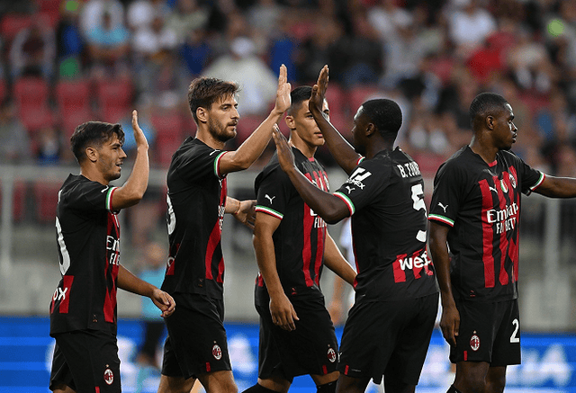 尤文客战佛罗伦萨：伊尔迪兹领衔，DV9、科斯蒂奇首发（尤文做客佛罗伦萨，伊尔迪兹压阵，DV9与科斯蒂奇先发）