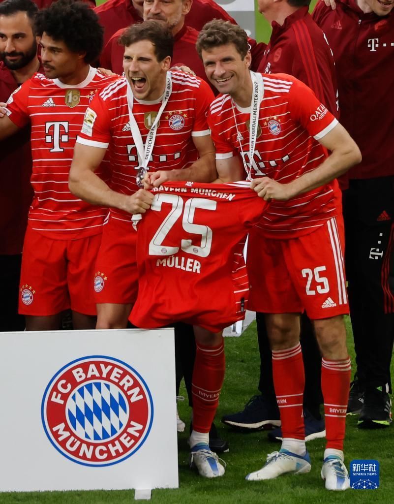 斯洛特上周五给球员放假？ 邮报：球员当天仍在基地训练（邮报：斯洛特称上周五给队员放假，球员实际仍在基地训练）