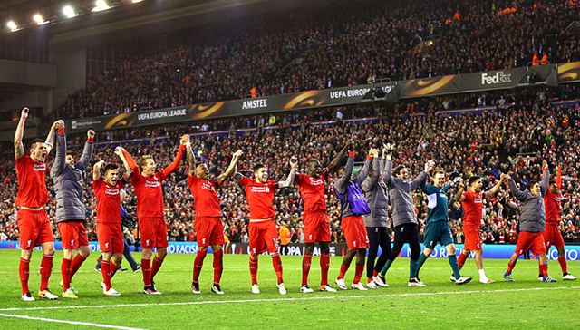 球迷说把自己的膝盖借给内马尔，内马尔调侃：那我得要俩（球迷称愿把膝盖借内马尔，内马尔打趣：那我得要两只）