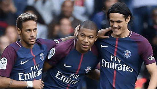 足球欧洲豪门爆发争吵，队内矛盾浮出水面（欧洲足坛豪门更衣室冲突升级，内部矛盾浮现）