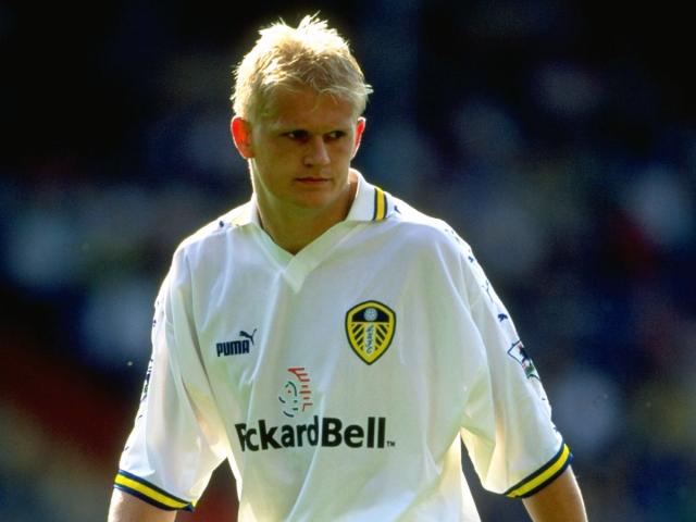 阿莫林劝曼联新帝星留队等待机会，称他是未来! 但确认明年想买人（阿莫林劝曼联新星耐心留队：你是未来，但明年仍计划引援）