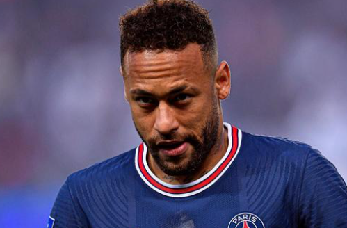 邵佳一独立带队时间不足一年半，此前曾担任国足助教（出任主帅未满一年半，邵佳一此前为国足助教）