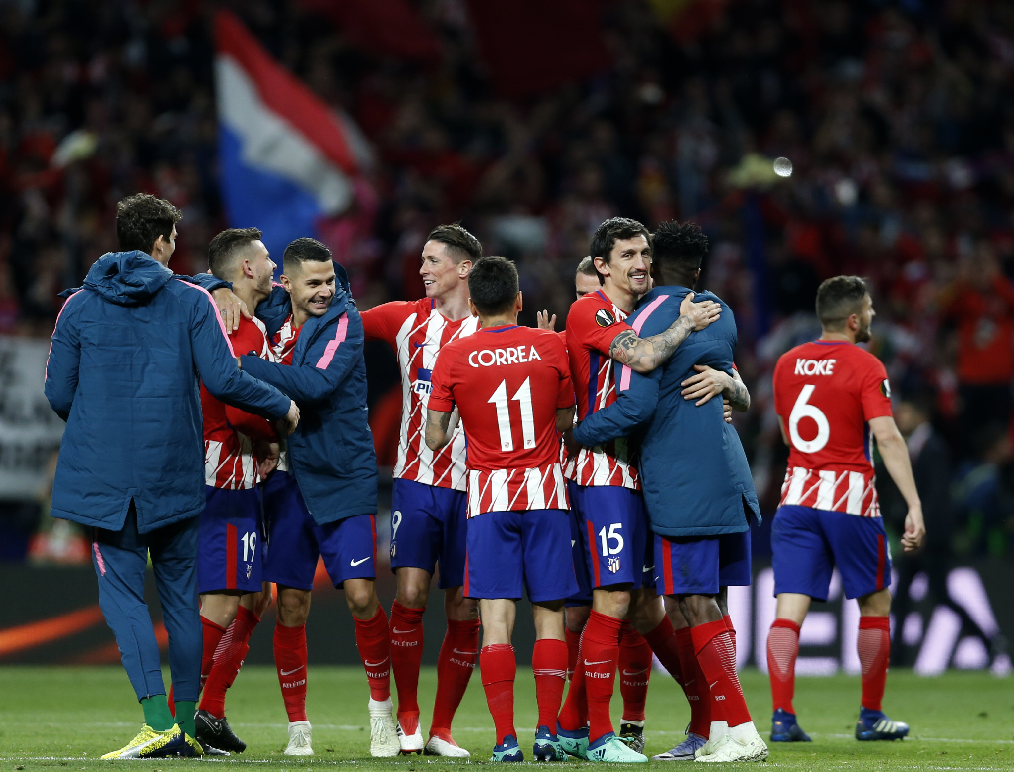 带不动！杰伦·约翰逊近5场场均拿28.0分13.6板10.8助（孤掌难鸣！杰伦·约翰逊近5战场均28.0分13.6板10.8助）